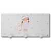 Perchero infantil pared de madera niña con gorrito y oso